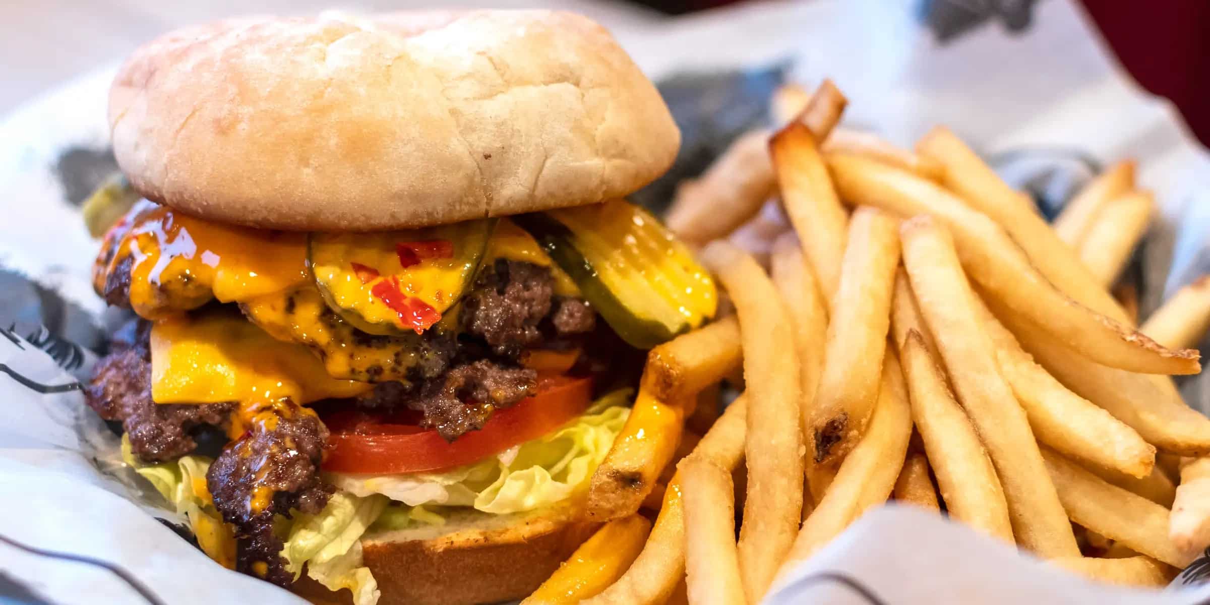 Dirty Birdies Sports Bar & Grill - Burger